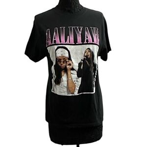 Aaliyah Vintage-Inspired Graphic Short Sleeve Tee